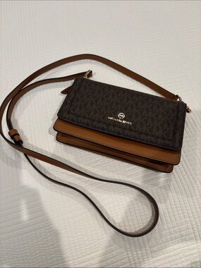 Michael Kors Logo Crossbody
